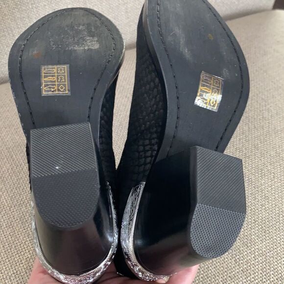 NWOT Jeffrey Campbell Cromwell Cutout Western Boot Size 6 - Picture 9 of 14